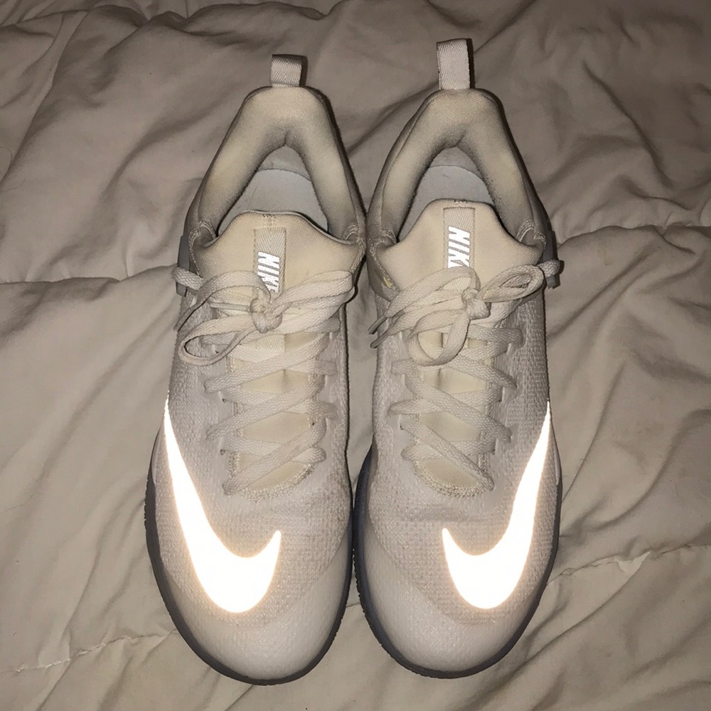 nike basketball shoes